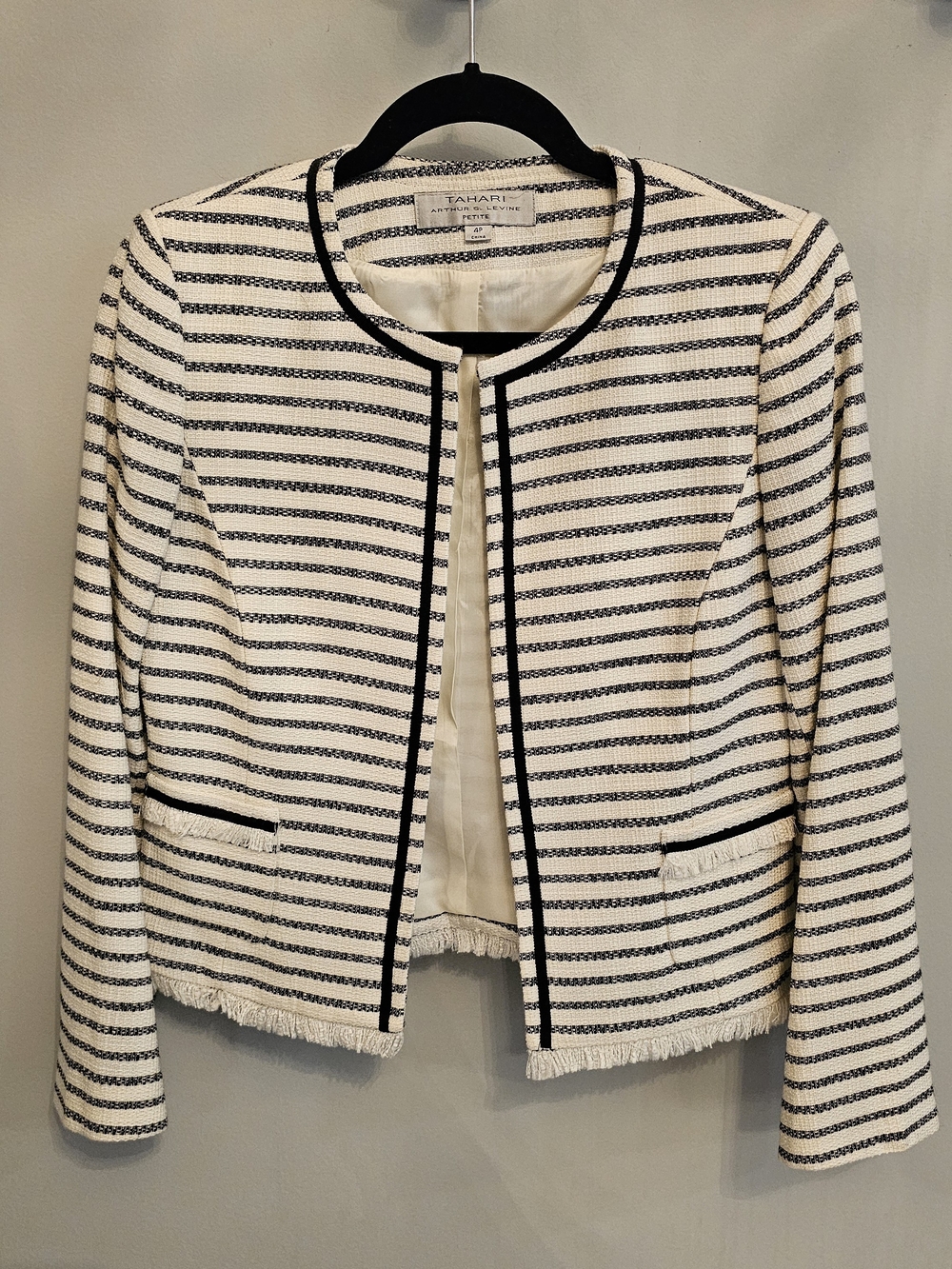 Tahari Cream and Black Striped Open-Front Tweed Jacket Size 4P